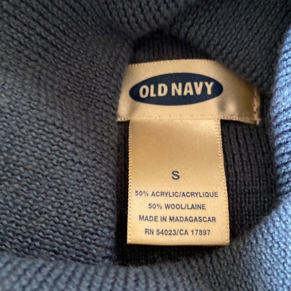 Old Navy turtleneck size small - Picture 2 of 3
